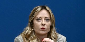 Poliziotto fermato per omicidio Rogoredo, Meloni: “Implacabili con chi sbaglia, non c’è scudo”