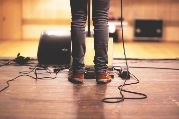 musicista_gambe_123rf