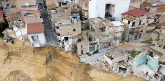 Frana Niscemi, oggi riaprono le scuole. Tajani in Sicilia