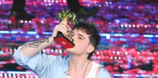 Sanremo 2026, Olly torna al Festival: un anno dalla vittoria con ‘Balorda nostalgia’