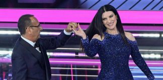 Sanremo 2026, ascolti in calo: 9,6 milioni di spettatori e 58% di share per prima serata