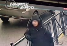 Mantova, butta a terra 84enne per rapinarlo: denunciato 24enne
