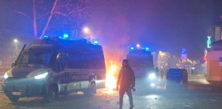 Scontri Torino, la bozza di risoluzione del centrodestra: “Ferma condanna, solidarietà ad agenti”