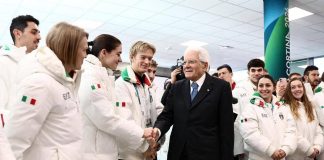 Mattarella al Villaggio Olimpico: dal pranzo con gli atleti al regalo ricevuto dagli azzurri, la visita del Presidente