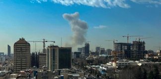 Usa e Israele attaccano l’Iran. Forti esplosioni a Teheran