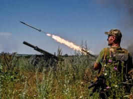 Ucraina, dalla tragedia della guerra al business della difesa: Kiev pronta a produrre armi per l’Europa