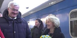 Von der Leyen in Ucraina con Costa: “Pace a condizioni Kiev”. Zelensky: “Putin ha fallito”
