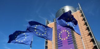 Cina, imprese pronte ad aumentare investimenti in Ue nonostante ostacoli normativi