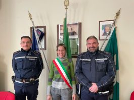 Segnalazione civica e intervento rapido della Polizia Locale: auto rubata torna al proprietario