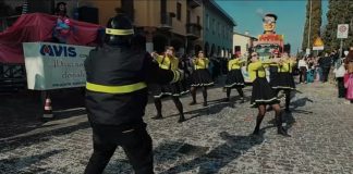 Successo a Monzambano per il Carnevale tra carri allegorici e maschere colorate