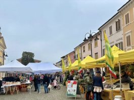 Suzzara, per lo “Sbaracco” centro affollato tra affari e prodotti tipici