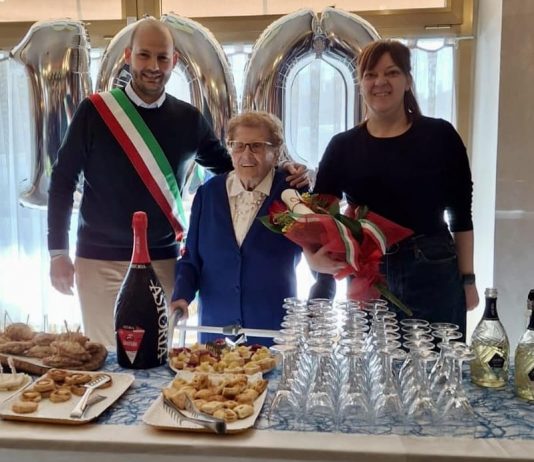 Castiglione Mantovano festeggia Tea Corghi: 101 anni per la barista più longeva della provincia