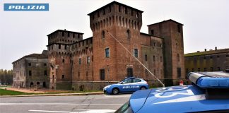 Mantova, cercano di rivendere uno smartphone appena rubato: denunciati due nordafricani
