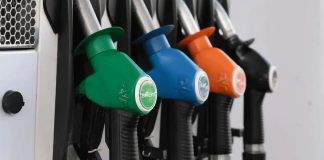 Rincari carburanti fino a 10 centesimi in un giorno. Confcommercio: “Ingiustificati”