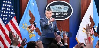 Guerra in Iran, Pentagono vuole 200 miliardi di dollari: “Servono soldi per uccidere i cattivi”