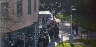 Meningite, salgono a 20 i casi in Inghilterra: ora vaccino per 5mila studenti