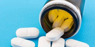 Antibiotici nemici del microbioma intestinale, l’impatto può durare fino a 8 anni: lo studio