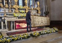 Aperta l’urna di Sant’Anselmo: al via ufficialmente le celebrazioni del Patrono