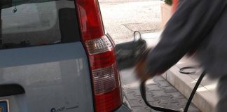 Caro carburanti, taglio delle accise ma prezzi benzina e diesel salgono ancora: cosa succede