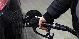 Carburanti, prezzo di benzina e diesel in rialzo: gasolio oltre i 2 euro