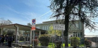 Insegnante accoltellata da studente a Bergamo, migliorano condizioni: uscita da terapia intensiva
