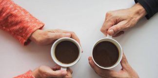 Caffè e tè contro la demenza? Cosa c’è di vero secondo i medici