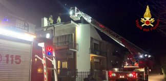 Intervento dei Vigili del Fuoco in via San Benedetto Po per una canna fumaria