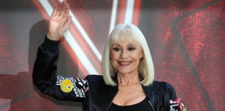 Raffaella Carrà, spunta il figlio adottivo segreto: è l’ex segretario e manager