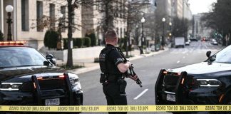 Usa, camion sfonda transenne Casa Bianca: nessun ferito, autista arrestato