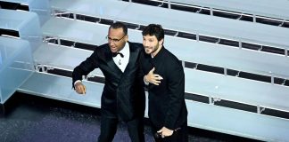 Sanremo, ad Rai: “Passaggio testimone a De Martino in diretta atto generosità di Conti”
