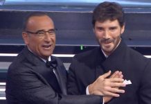 Stefano De Martino conduttore Sanremo 2027: “Carlo, non spegnere il telefono: ne avrò bisogno”