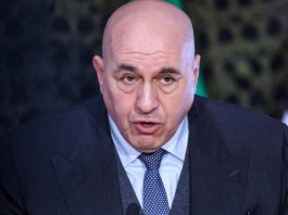 Crosetto rientra da Dubai: “Torno con volo militare, pago io cifra tripla”