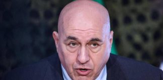 Crosetto: “siamo sull’orlo dell’abisso”