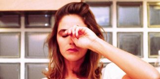 Perché l’insonnia è femmina: ‘più diffusa tra le donne per le oscillazioni ormonali’
