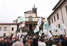 Pontida, i big mantovani ai funerali di Bossi: “proseguiremo nel solco del suo insegnamento”