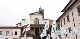 Pontida, i big mantovani ai funerali di Bossi: “proseguiremo nel solco del suo insegnamento”