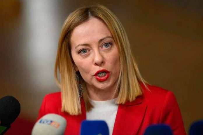 giorgiameloni_microfoni_afp