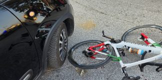 Castellucchio, l’auto non dà la precedenza al ciclista: 63enne in ospedale
