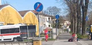 Suzzara, paura in viale Virgilio per la caduta dalla bicicletta di una pensionata