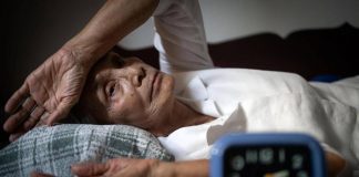 Insonnia degli anziani disturbo sottovalutato, i consigli di Garattini