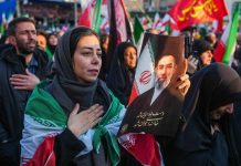 Iran, Mojtaba Khamenei rompe il silenzio: “Voglio vendetta contro Usa, lo stretto di Hormuz resterà chiuso”