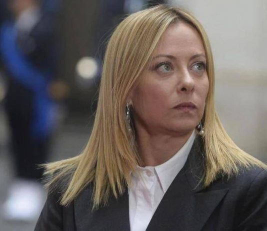 Meloni: “Auspico che anche Santanchè si dimetta”. Delmastro e Bartolozzi lasciano