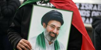 Iran, Mojtaba Khamenei a Mosca per cure? “No comment” del Cremlino