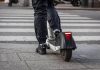Monopattini, dal 16 maggio scatta obbligo targa e assicurazione: multe fino a 400 euro