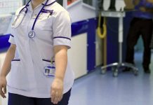 Focolaio di meningite in Uk, 29 casi e due morti nel Kent: scatta l’appello per la vaccinazione di massa