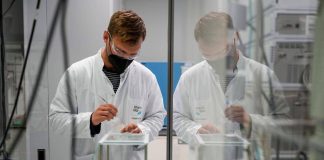 Carcinoma polmonare, ok Ema a lurbinectedina e immunoterapia in prima linea