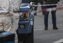 Roma, operai trovano ossa umane durante lavori di ristrutturazione in un locale a Ostiense