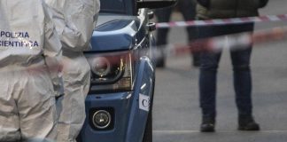 Roma, operai trovano ossa umane durante lavori di ristrutturazione in un locale a Ostiense