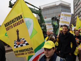 Protesta Coldiretti, Mantovani: “difendiamo suolo e zootecnia”. Entro fine mese nuovo tavolo del latte