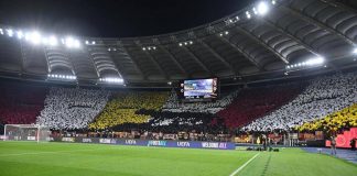 Roma, coreografia contro Bologna. Ironia social: “Sembra un gatto”